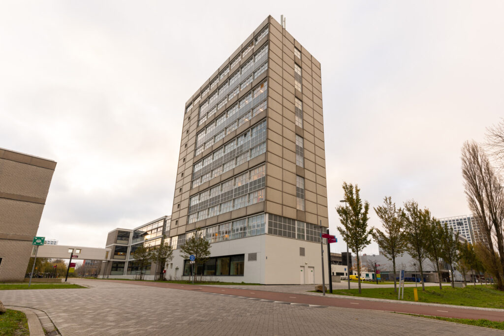 Van Dorp Delft vestiging op de campus van de TU Delft.