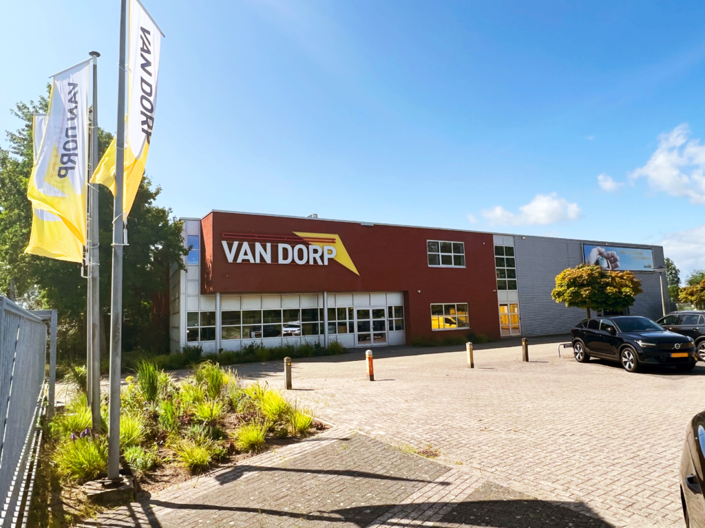 Het pand van de vestiging Van Dorp Lelystad.